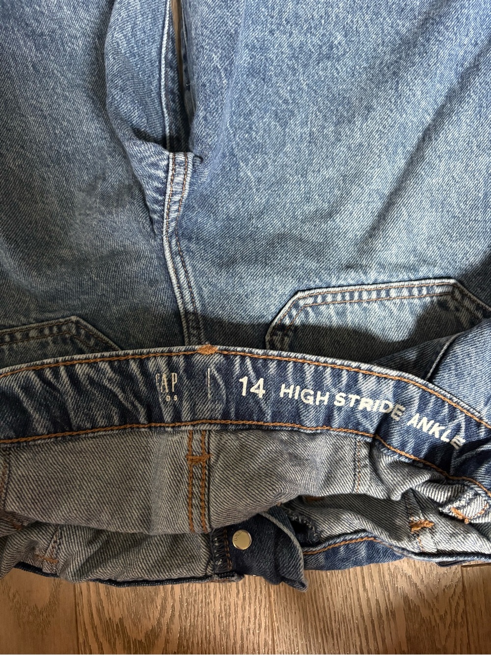 GAP Wide-Leg High Rise Jeans in Blue with Frayed Hem - Picture 3 of 4
